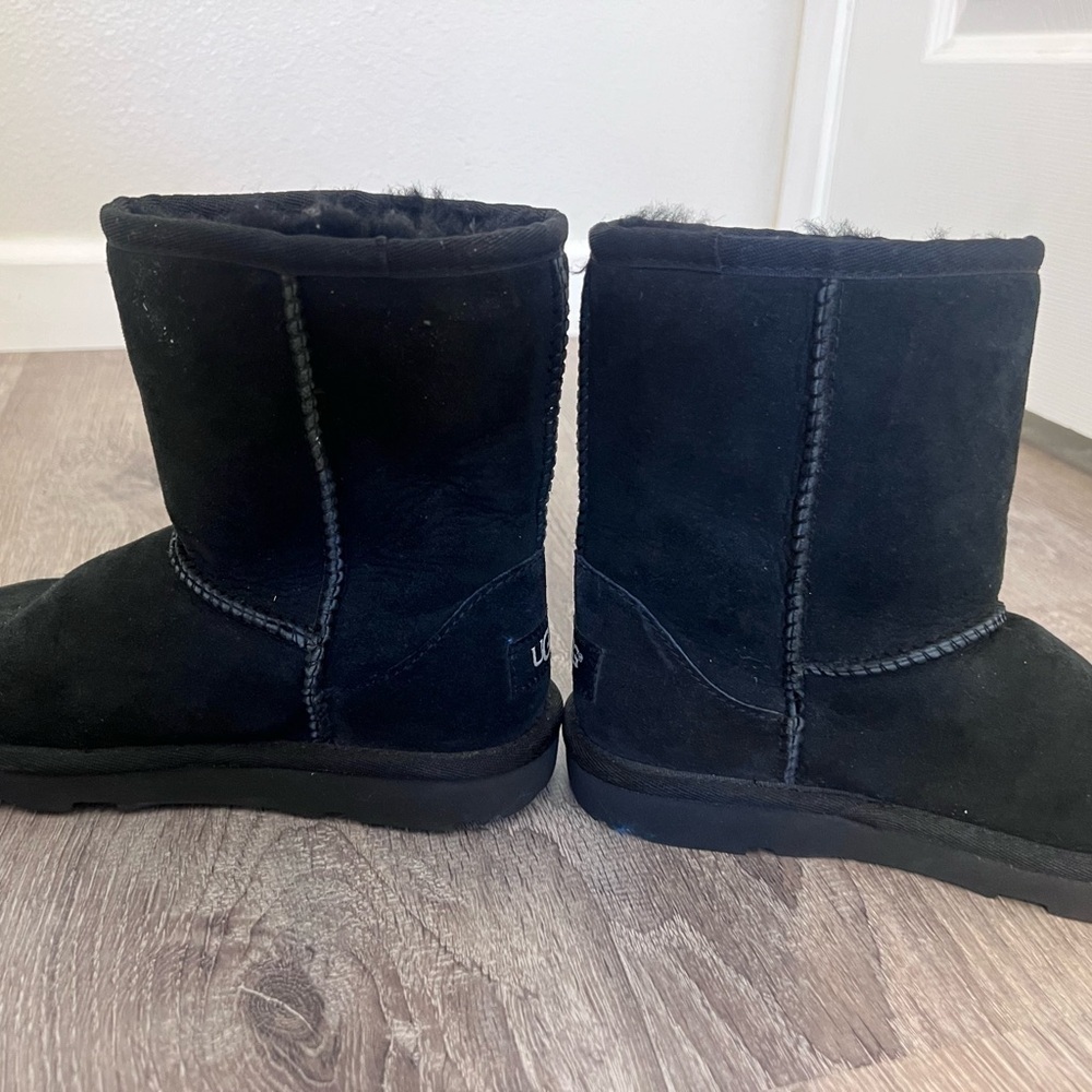 Kids Ugg Classic Short II Boots - Picture 4 of 9